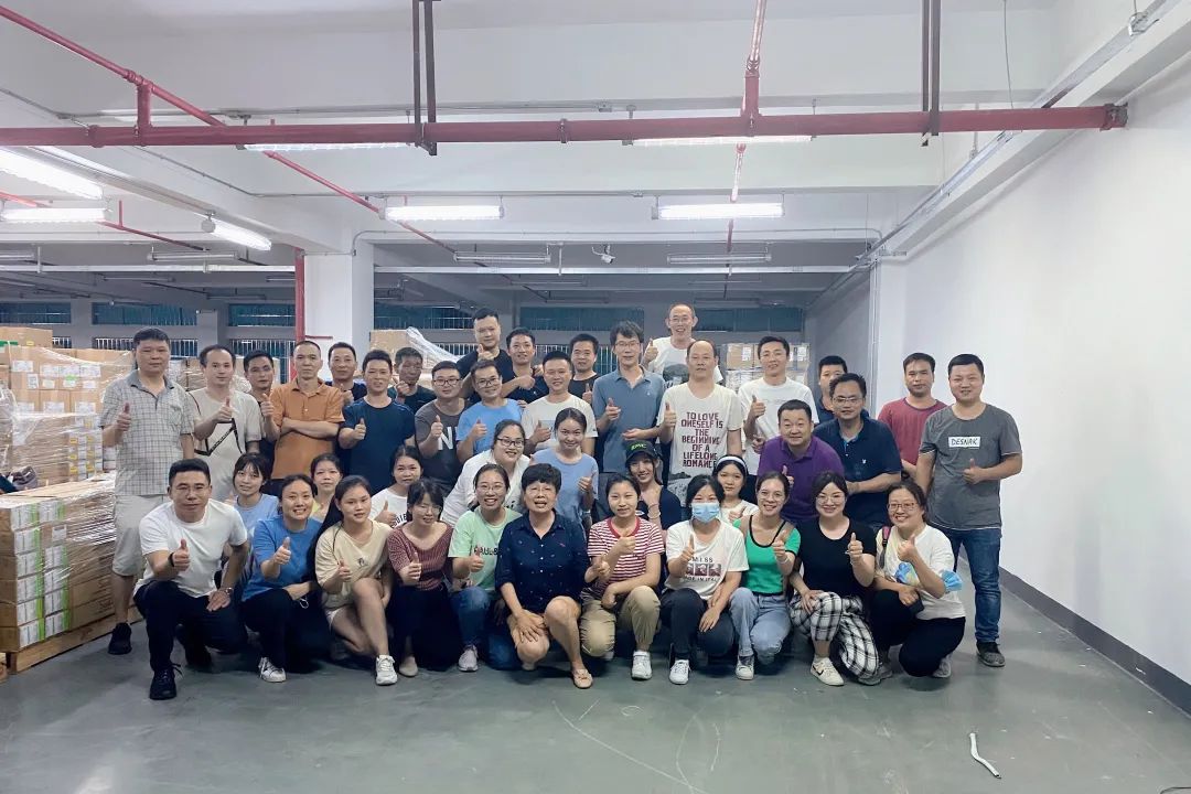 同心聚力 战高温酷暑,伟德国际victor1946圆满完成深圳仓搬迁工作